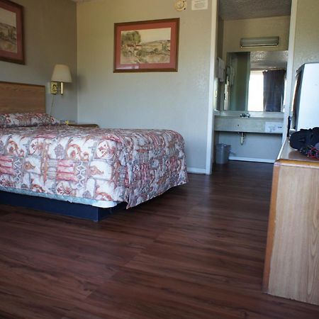 Executive Inn & Suites Orange Room photo